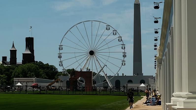 Zona de Washington donde se construye una réplica a escala reducida del Arco del Triunfo propuesto por Donald Trump y la noria Freedom 250 para la feria en el National Mall del 250 aniverario de EE UU, el 20 de junio.