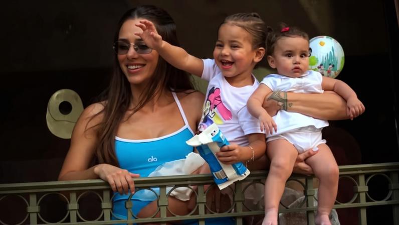 Bruna Biancardi e Carol Dantas curtem Disney com os filhos