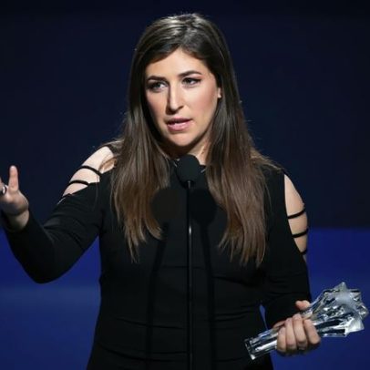 Mayim Bialik relata efeitos colaterais graves de medicamento GLP-1
