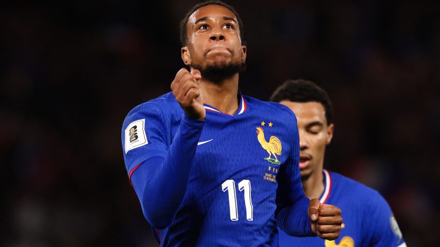 Olise é um dos jogadores que defenderão uma seleção em país diferente do que nasceu — Foto: FRANCK FIFE/AFP