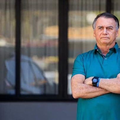 Polícia Civil pede autorização para ouvir Bolsonaro sobre arma apreendida