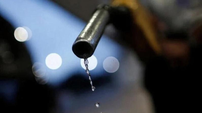 Bomba de combustível em posto de gasolina