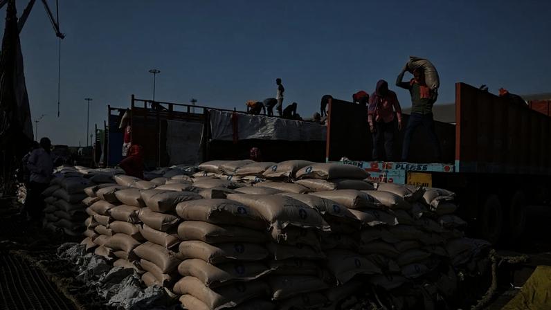 Índia proíbe exportação de açúcar por três safras e pressiona preço global