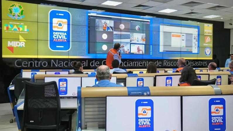 Cerca de 600 pessoas e 180 instituições tinham acesso a sistema de alerta da Defesa Civil por meio de Cell Broadcast (Foto: Yasmin Fonseca/MIDR)