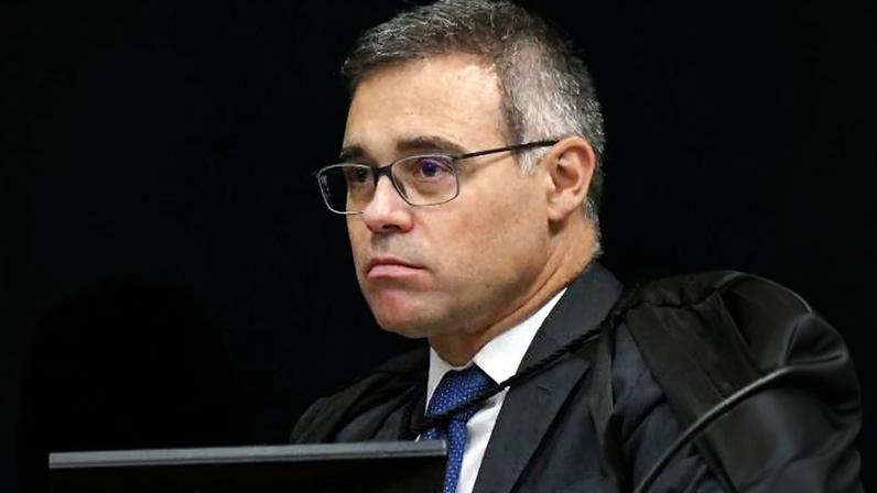 Mendonça manda retirar vídeo de Sóstenes que ligava PT a PCC e CV