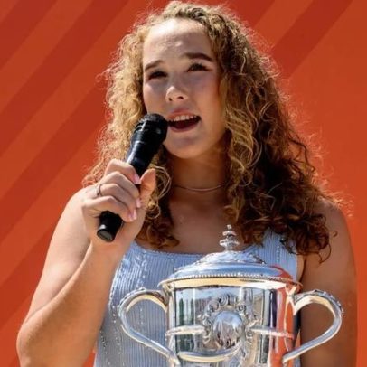 Andreeva e Guto visitam Tribuna Concórdia e exibem troféu aos fãs