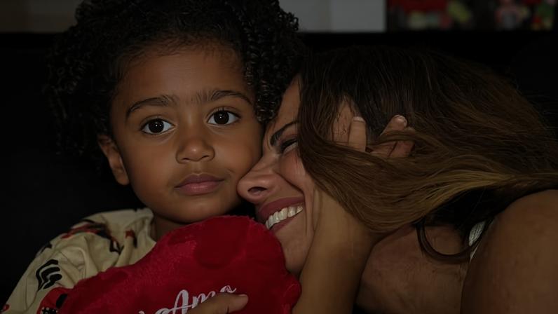 Viviane Araujo e o filho, Joaquim — Foto: Reprodução | Instagram