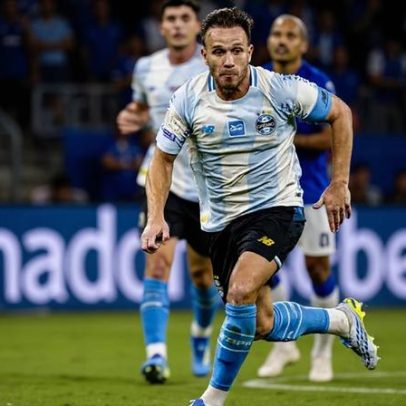 Grêmio anuncia saída de Arthur após impasse em renovação