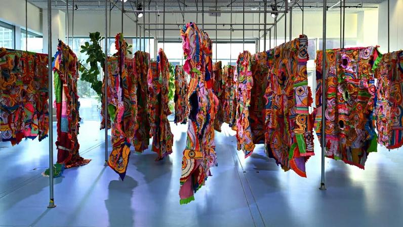 Diário da Art Basel: carnaval chega à cidade, arte algorítmica e sigilo familiar