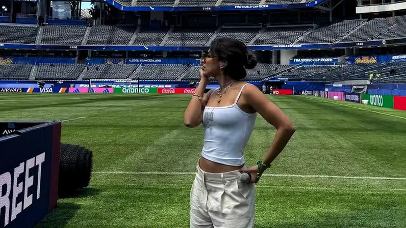 Anitta no SoFi Stadium, em Los Angeles (EUA) — Foto: Reprodução/Instagram