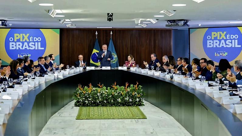 MEC apresenta entregas em reunião ministerial