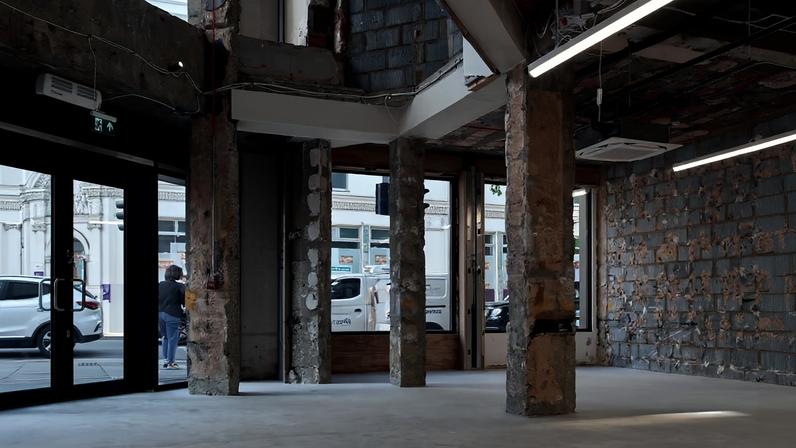 Hypha Studios abre grande exposição e estúdio próximo ao Tate Modern