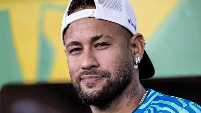 Neymar ganhou presente familiares e amigos