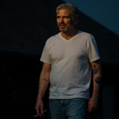 Billy Bob Thornton comenta cena completa com Ali Larter em Landman