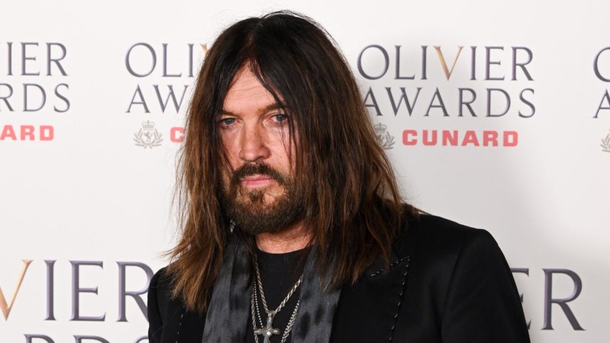 Billy Ray Cyrus relata paralisia vocal temporária após sepse quase fatal
