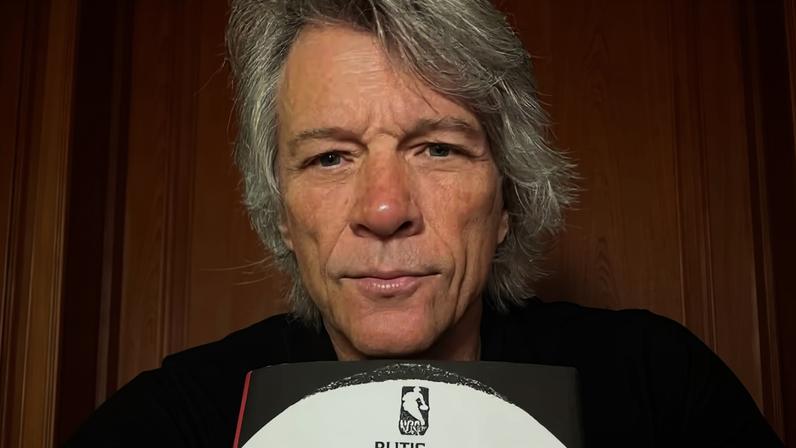 Jon Bon Jovi celebra recuperação total da voz após temor de fim de carreira