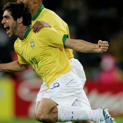Brasil adota uniforme inusitado contra Escócia