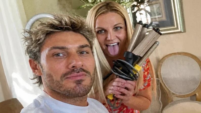 Britney Spears is going for a fresh hairstyle courtesy of Kim Kardashian’s stylist, Chris Appleton. (The two are pictured above in an Instagram upload.)