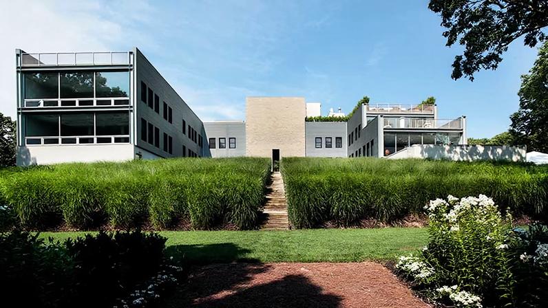 De Hamptons a Saint-Tropez, feiras de design PAD e Nomad seguem o sol