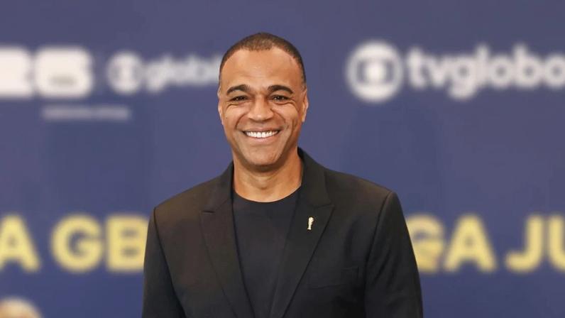 Denílson recebe convite para cobrir Copa 2026 em churrascaria e quase fica fora