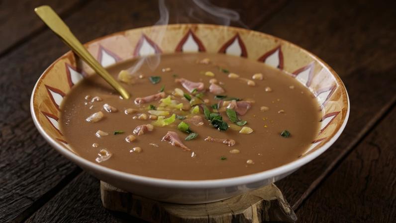 Caldo de feijão (Imagem: RHJPhtotos | Shutterstock)