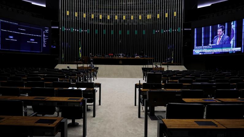 Copa do Mundo e São João podem reduzir votações no Congresso