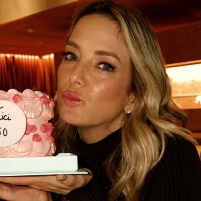 Ticiane Pinheiro comemora 50 anos com bolo após festa e gratidão