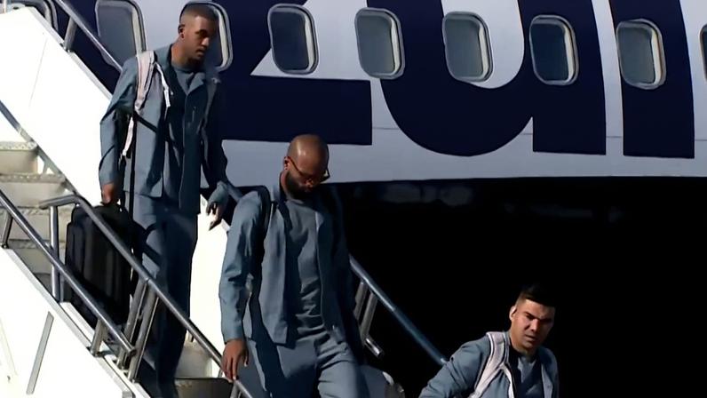 Rayan, Igor Thiago e Casemiro na chegada da Seleção aos Estados Unidos — Foto: Reprodução/sportv