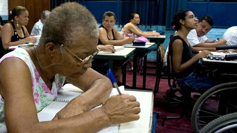 Brasil registra menor índice de analfabetismo em uma década