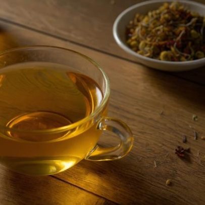 7 chás relaxantes ajudam a melhorar a qualidade do sono