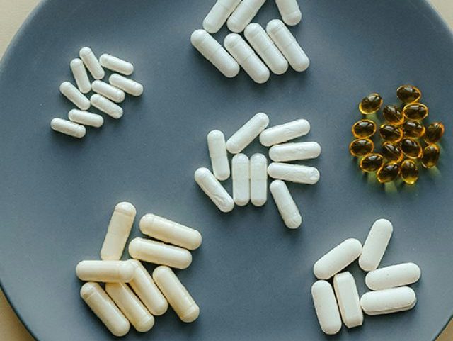 O que a ciência diz sobre os suplementos mais populares no Brasil
