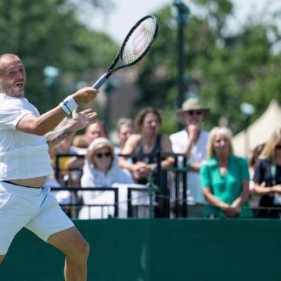 Evans vence quali de Wimbledon e adia despedida; Goffin cai na estreia