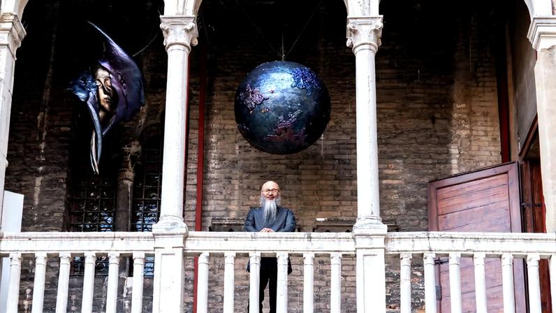 Wallace Chan une esculturas complexas ao patrimônio veneziano
