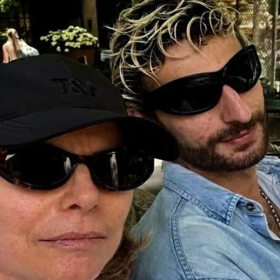 Debora Bloch abre álbum de viagem em Londres com Hugo Anquier
