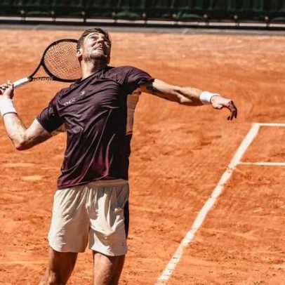 Demoliner é eliminado nas quartas após derrota para cabeça de chave 2