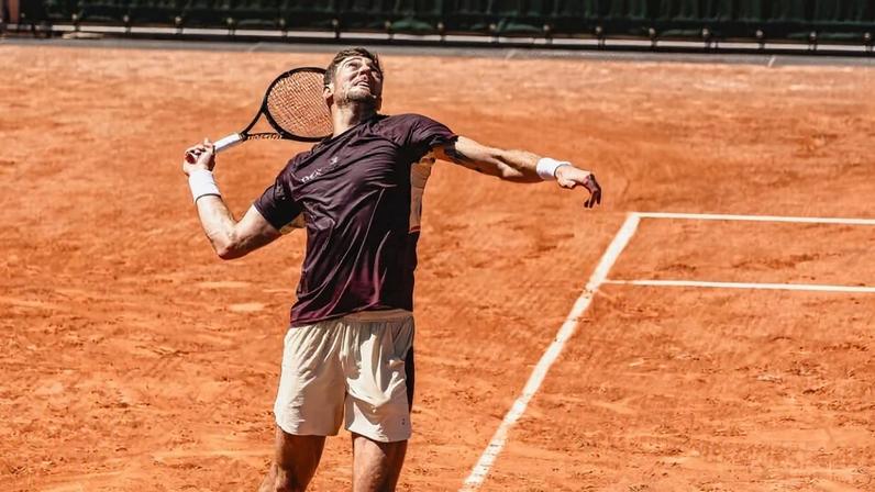 Demoliner é eliminado nas quartas após derrota para cabeça de chave 2