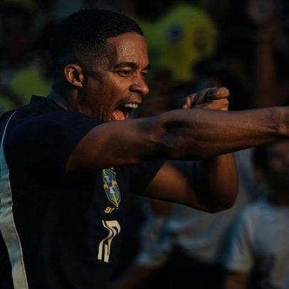 Endrick se emociona após gol pela Seleção e cita 'Toda honra ao senhor'