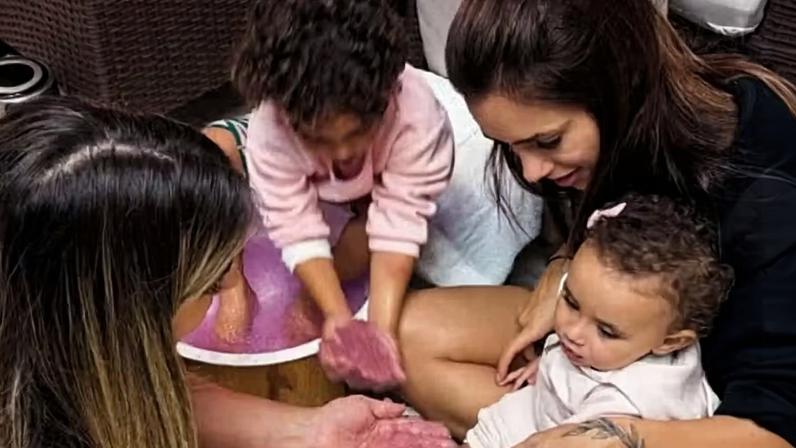 Bruna Biancardi curte dia de spa com as filhas — Foto: Reprodução/Instagram