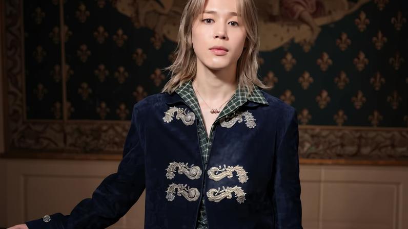 Jimin, do BTS, brilha na Paris Fashion Week com look de luxo e ganha título de 'Príncipe da Dior' — Foto: Getty Images