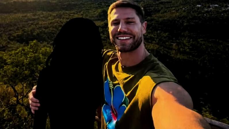 Jonas Sulzbach brinca sobre vida amorosa — Foto: Reprodução/Instagram