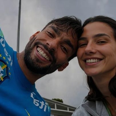 Esposa de Paquetá sente dor de barriga durante estreia de Convocadas