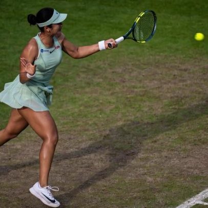 Eala derruba Svitolina e avança à semifinal
