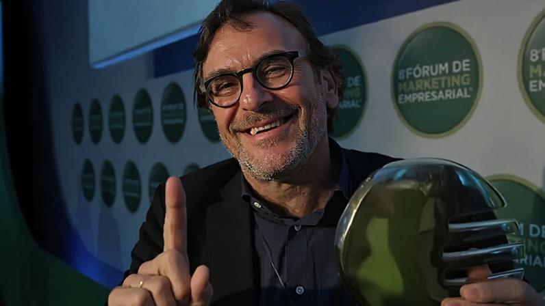 Justiça bloqueia repasses do PL a publicitário de Flávio Bolsonaro
