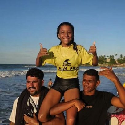 Eloá Lima vence na estreia e conquista título profissional feminino