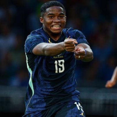 Endrick comemora vitória da Seleção Brasileira