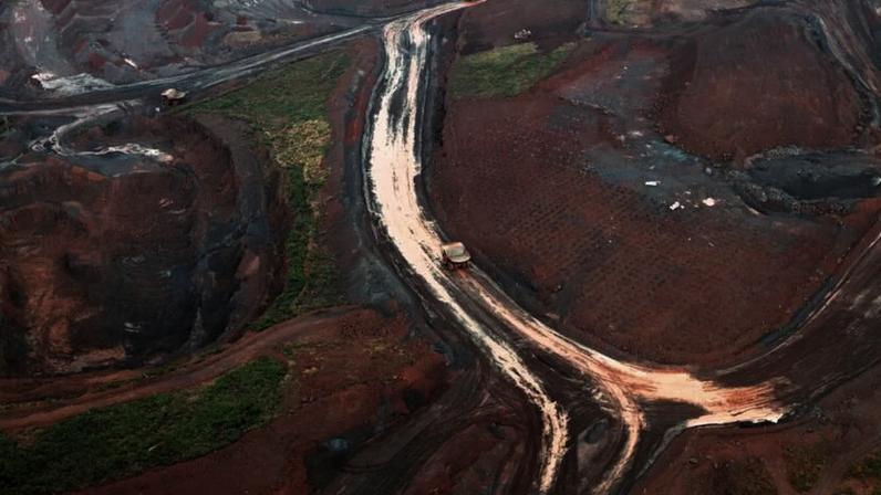 Vista aérea de veículos autônomos da Vale, em Carajás