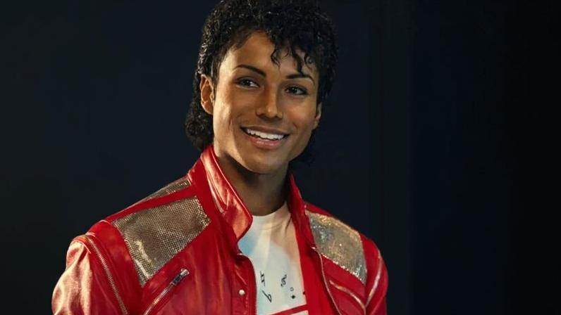 Filme retrata a vida de Michael Jackson desde a formação do grupo Jackson 5 até o encerramento da primeira turnê mundial solo