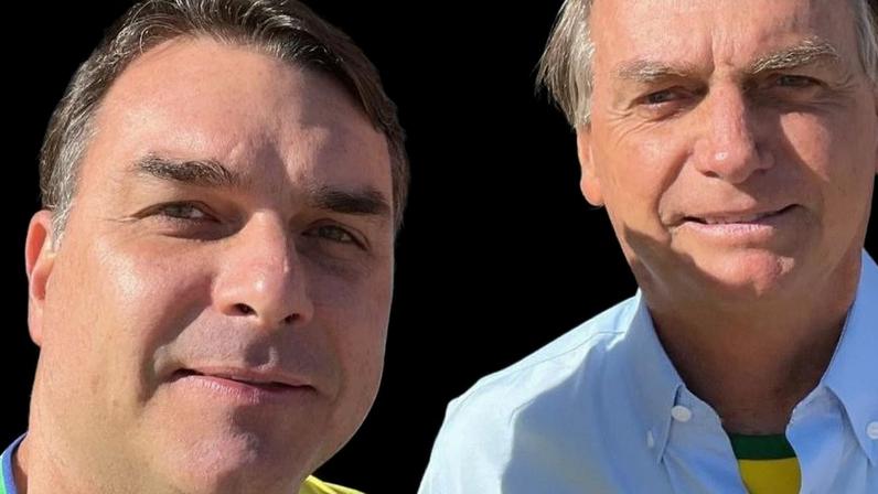 Flávio Bolsonaro visita Jair Bolsonaro e afirma que ele está bem