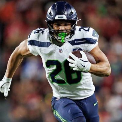 Seahawks: Mike Macdonald sugere Charbonnet pode atuar na Semana 1