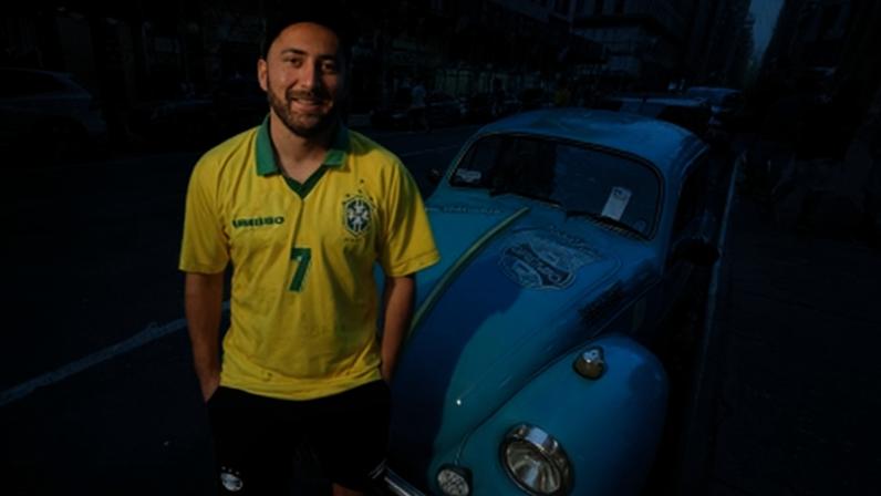 Gremista viaja em Fusca por 14 Países para ver a Seleção Brasileira nos EUA